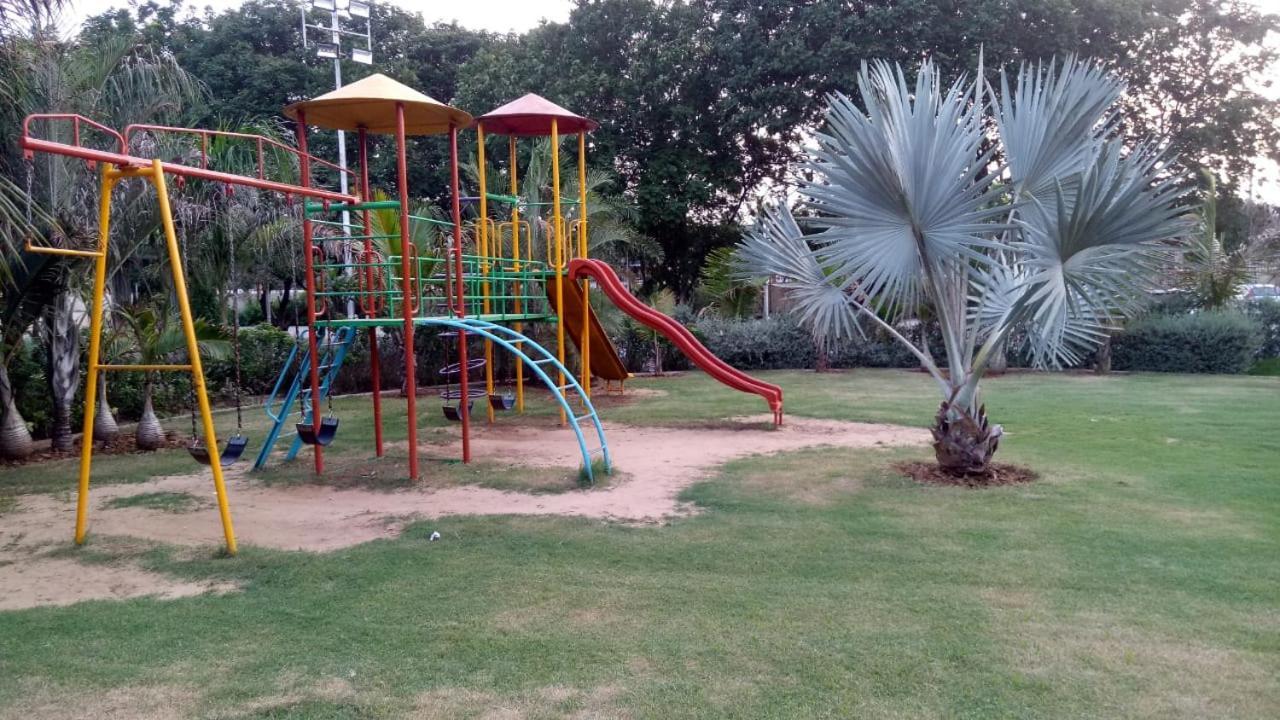 Laxmi Film City Resort Vadodara Exterior foto